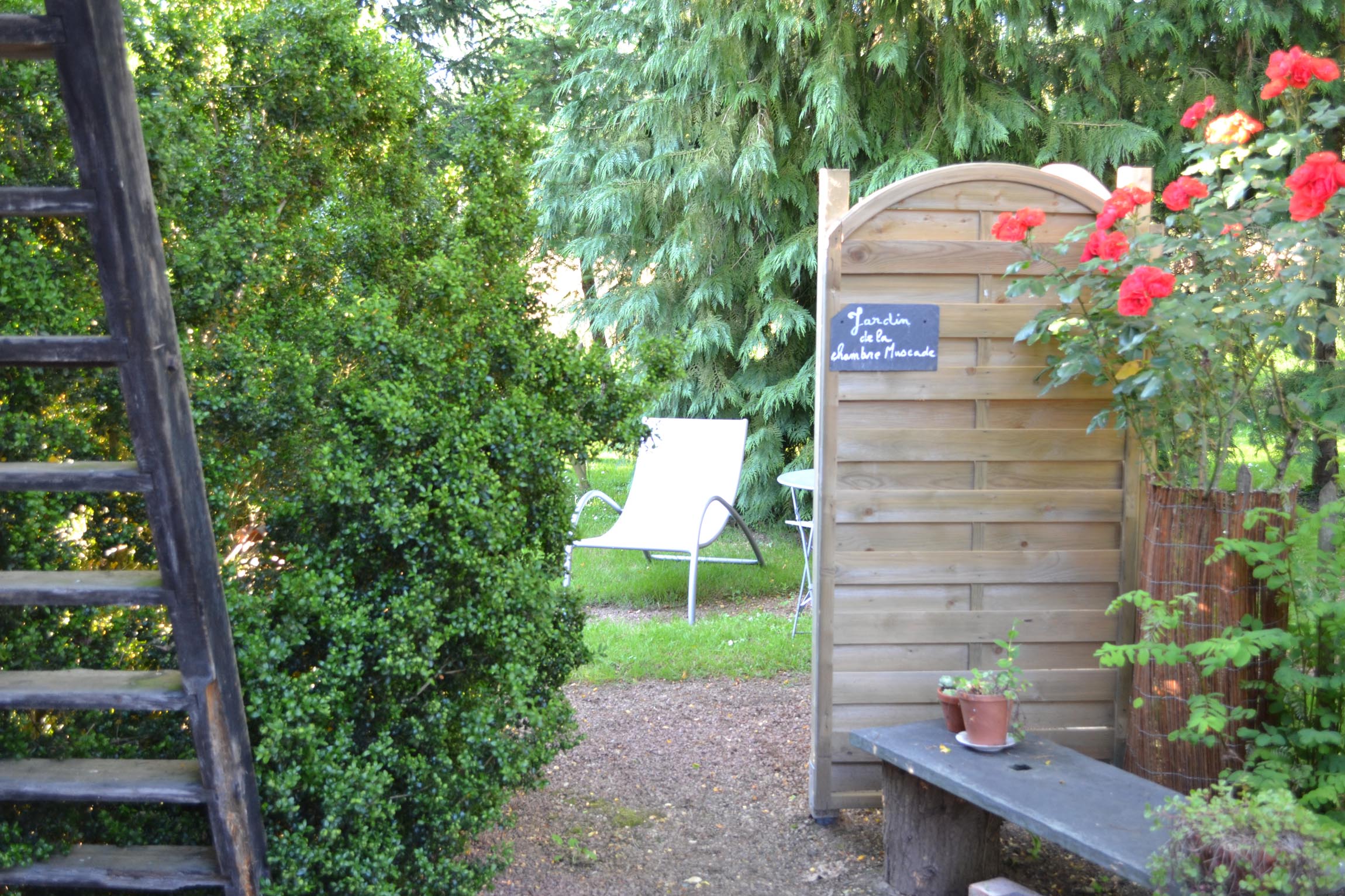 jardin privé de la chambre muscade